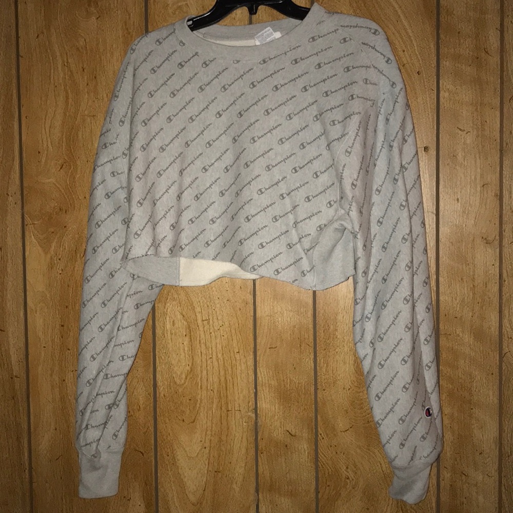 Cropped Champion sweatshirt
